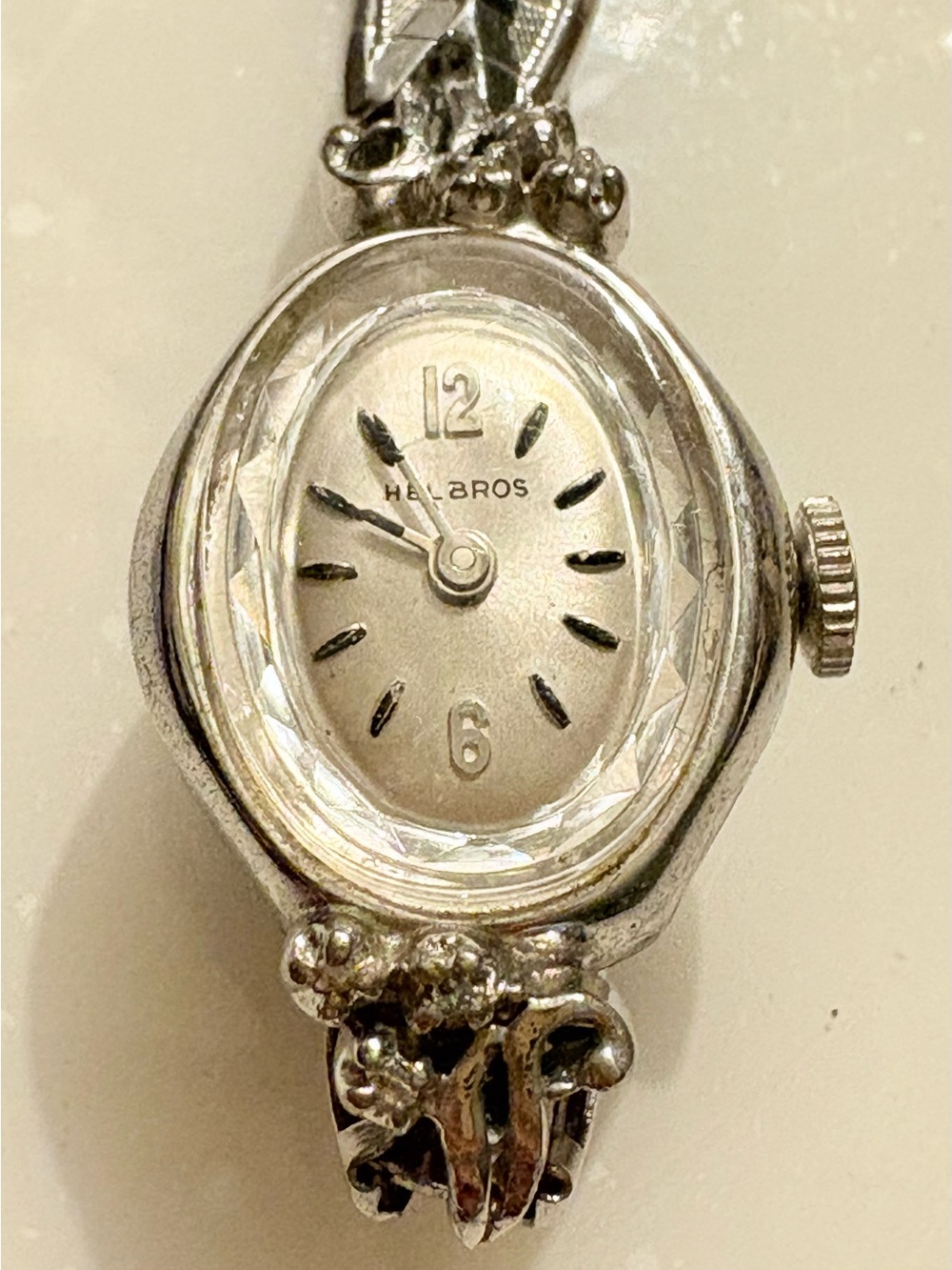 Helbros 8266LU Women's Quartz
Watch  Dial, Silver Tone
Bracelet